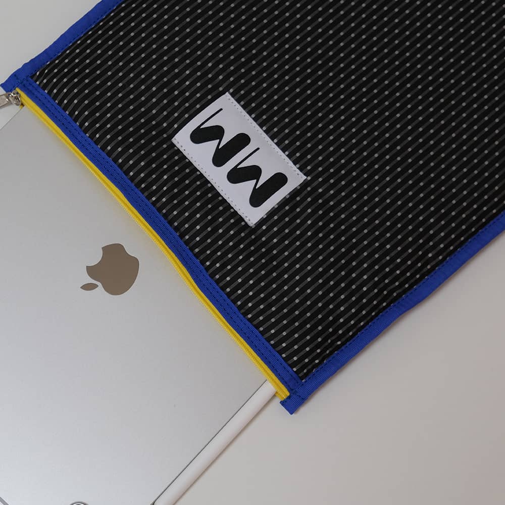 [민민] Fluffy Shield for iPad Pouch - Black&amp;Blue