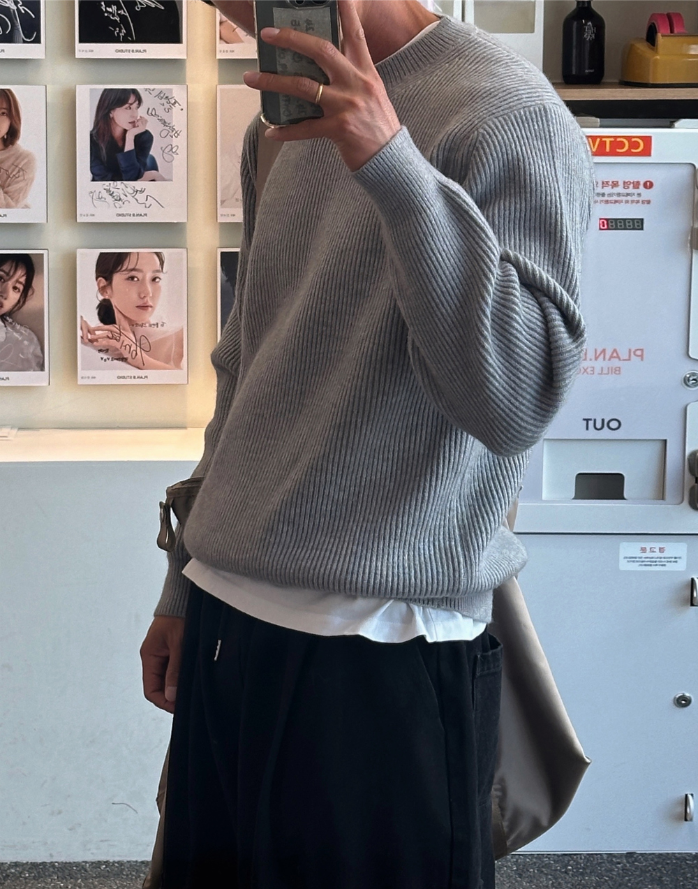 긴팔 티셔츠 모델 착용 이미지-S1L68