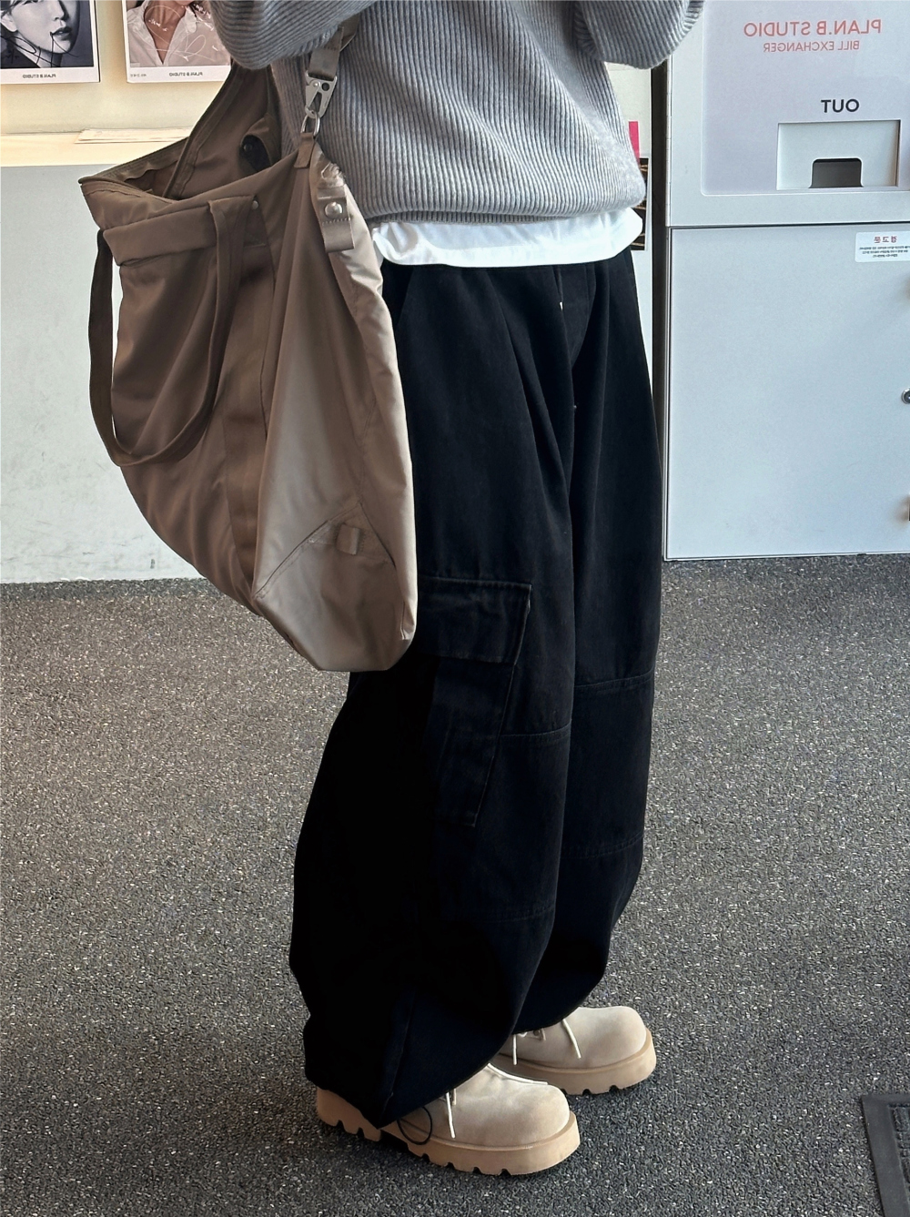 긴팔 티셔츠 모델 착용 이미지-S1L70