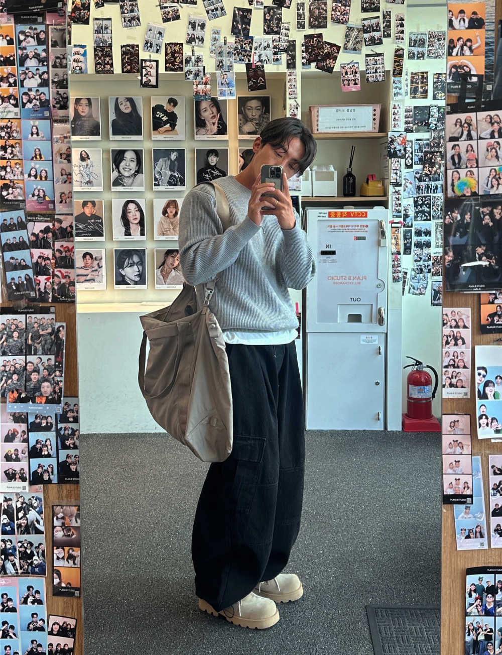 긴팔 티셔츠 모델 착용 이미지-S1L69