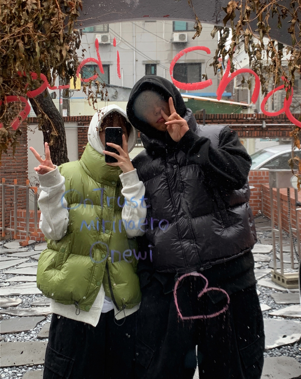 패딩 모델 착용 이미지-S1L10