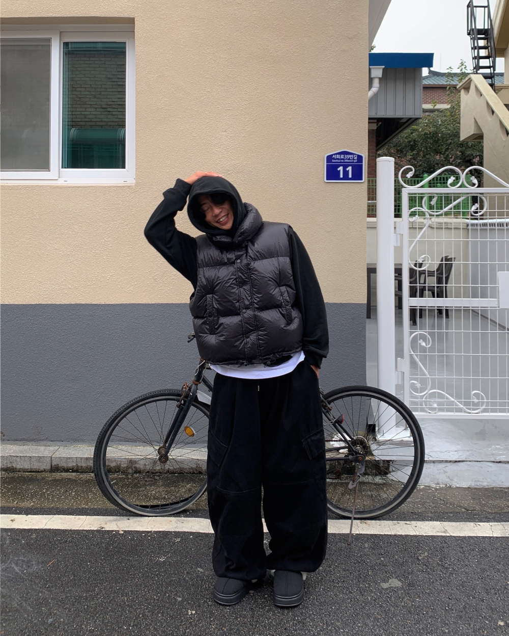 패딩 모델 착용 이미지-S1L76