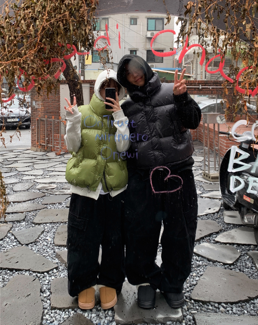 패딩 모델 착용 이미지-S1L51