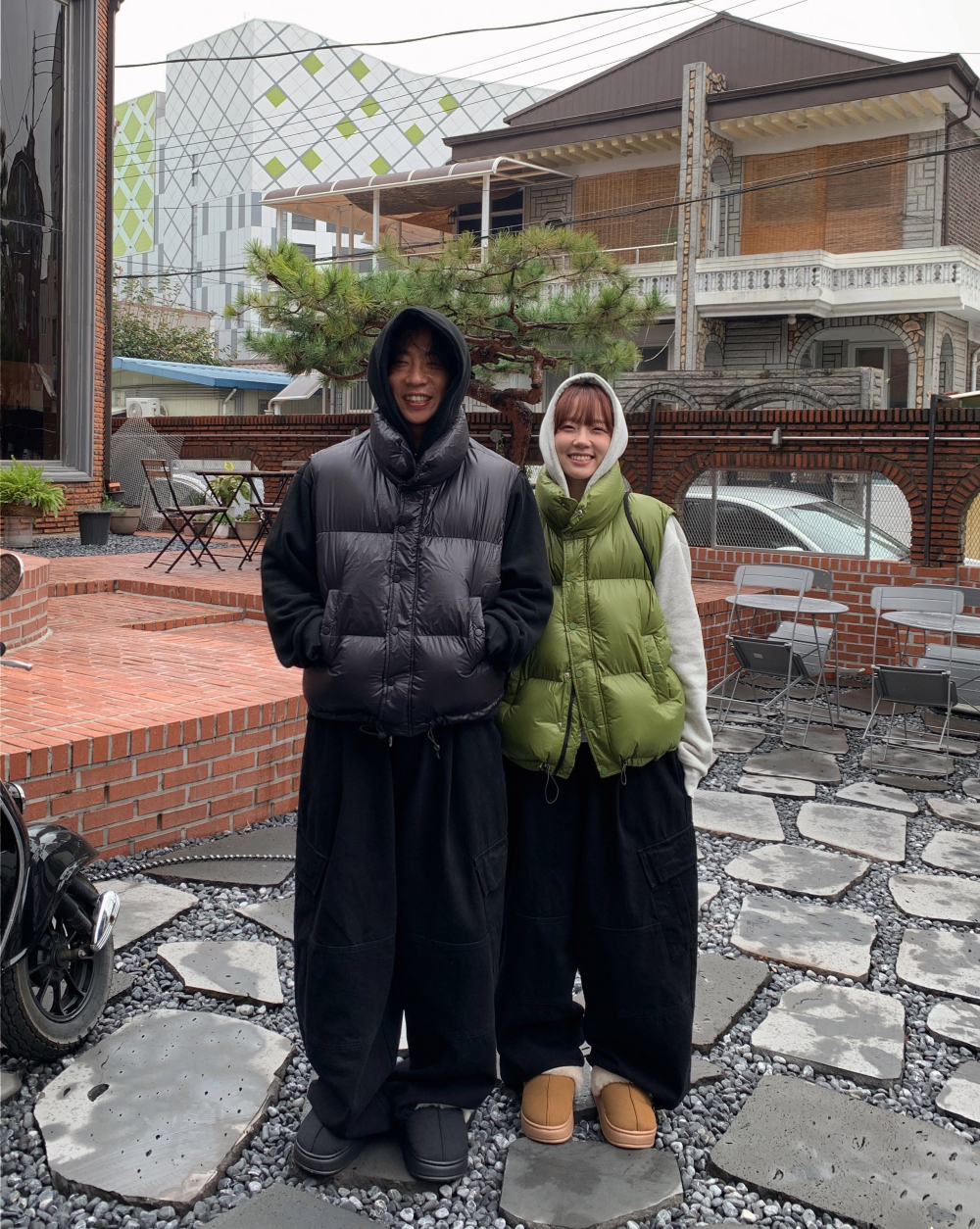 패딩 모델 착용 이미지-S1L54