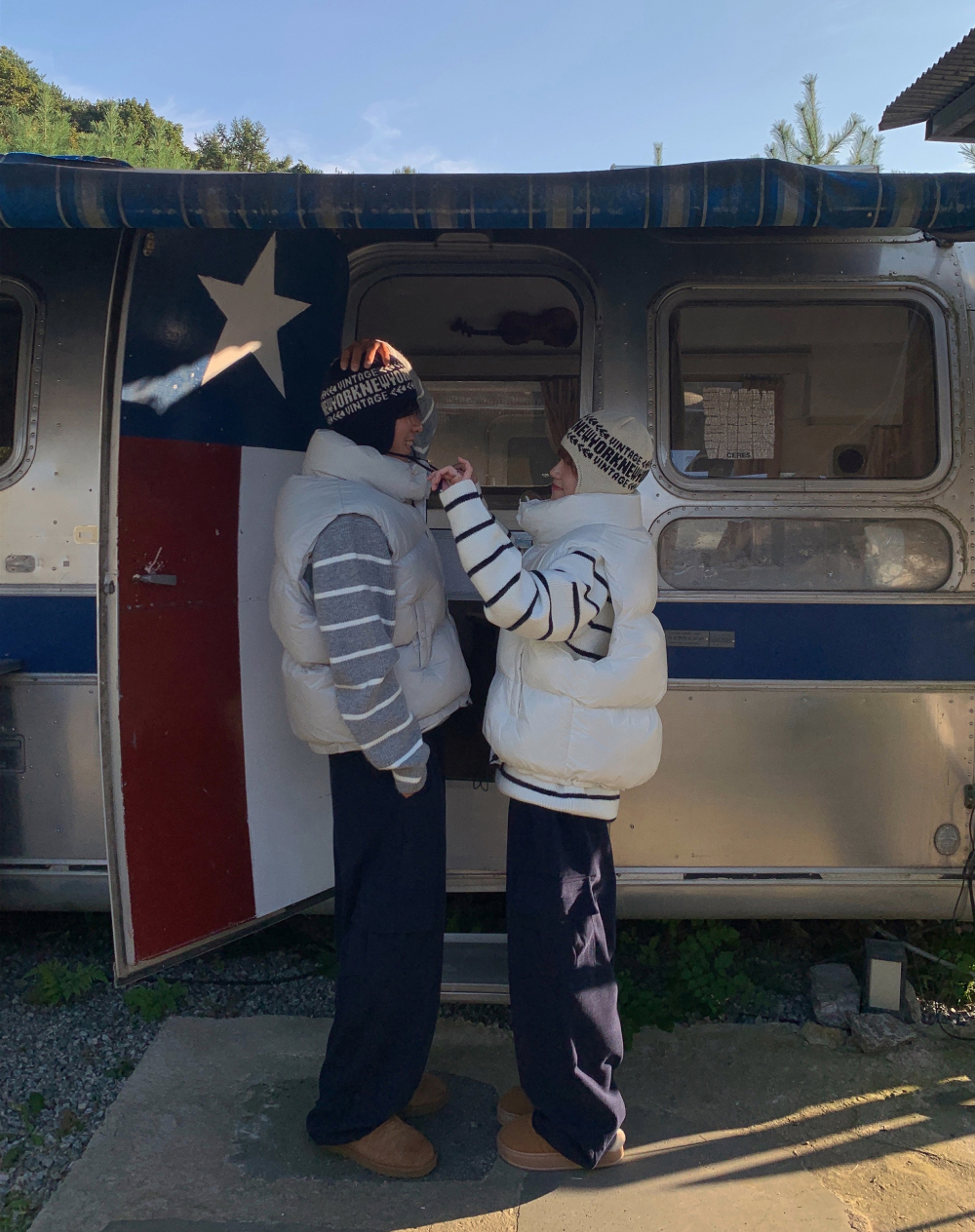 패딩 모델 착용 이미지-S1L36