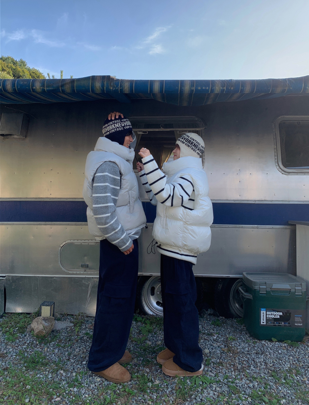 패딩 모델 착용 이미지-S1L34