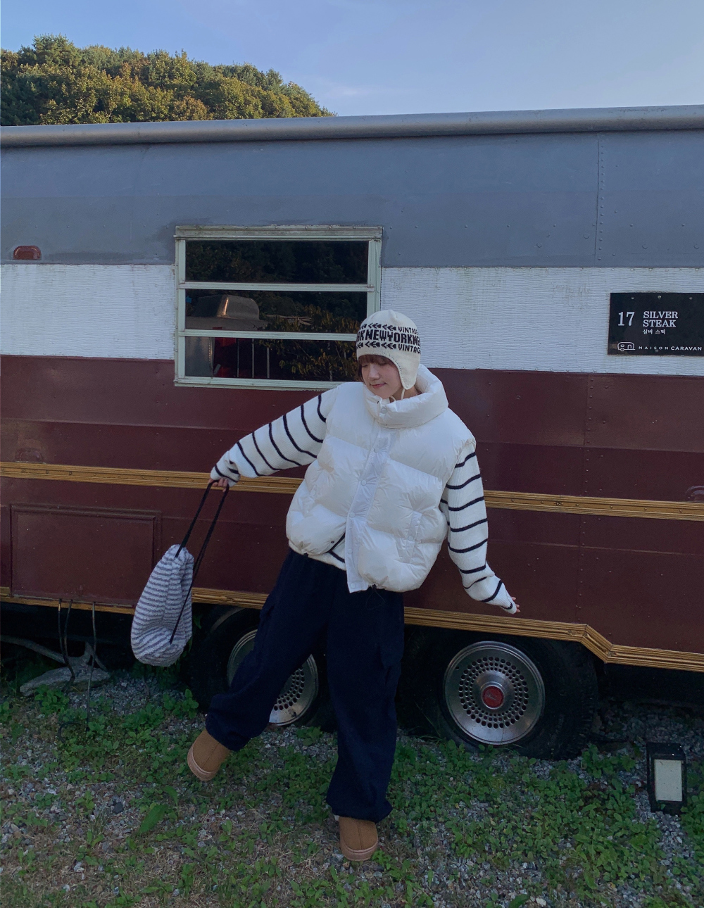 패딩 모델 착용 이미지-S1L38