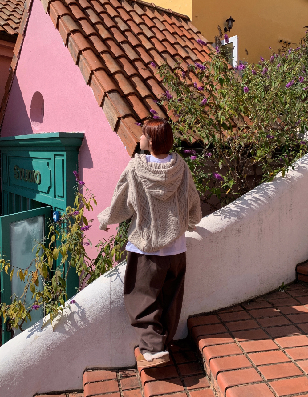 긴팔 티셔츠 모델 착용 이미지-S1L42