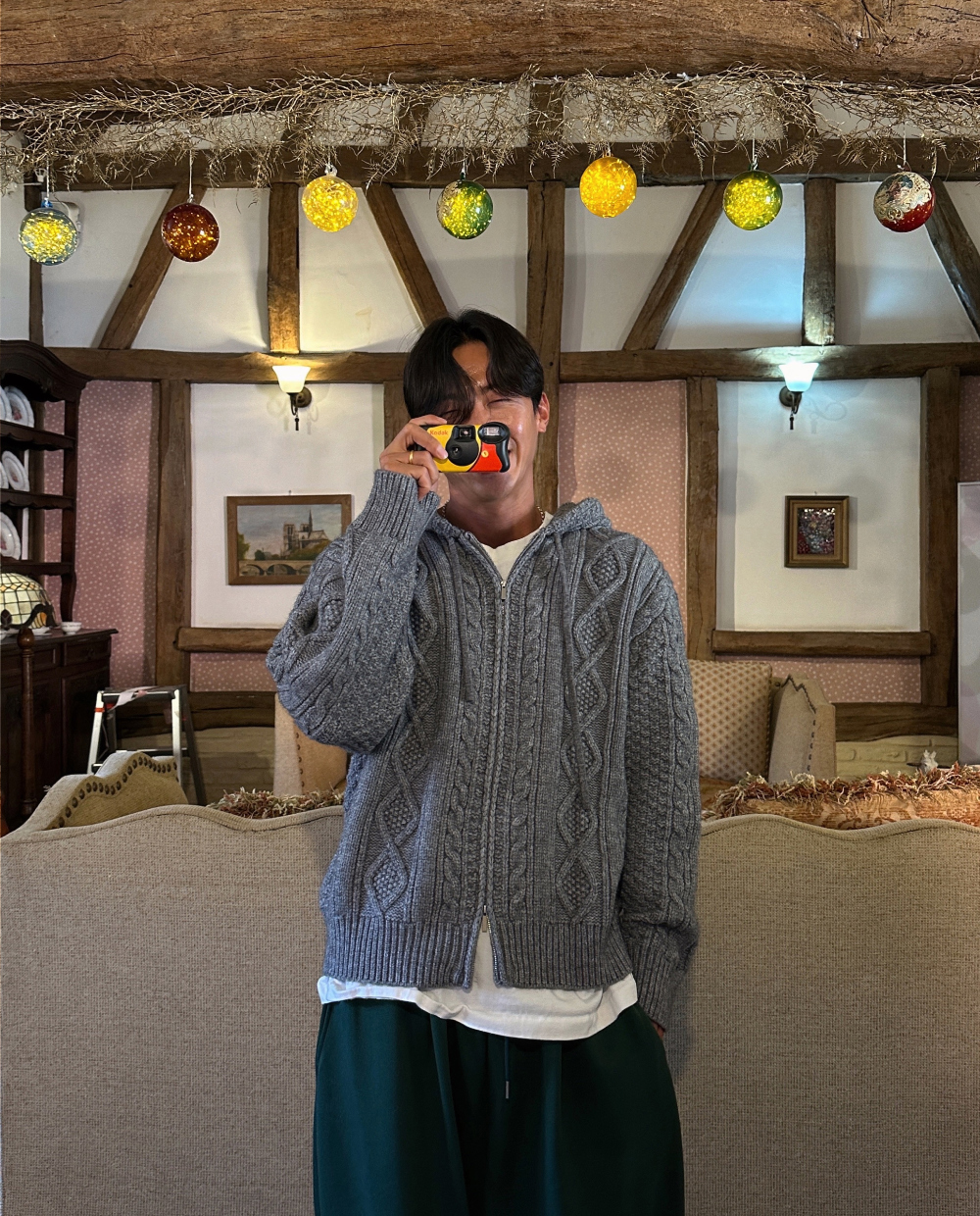 긴팔 티셔츠 모델 착용 이미지-S1L51