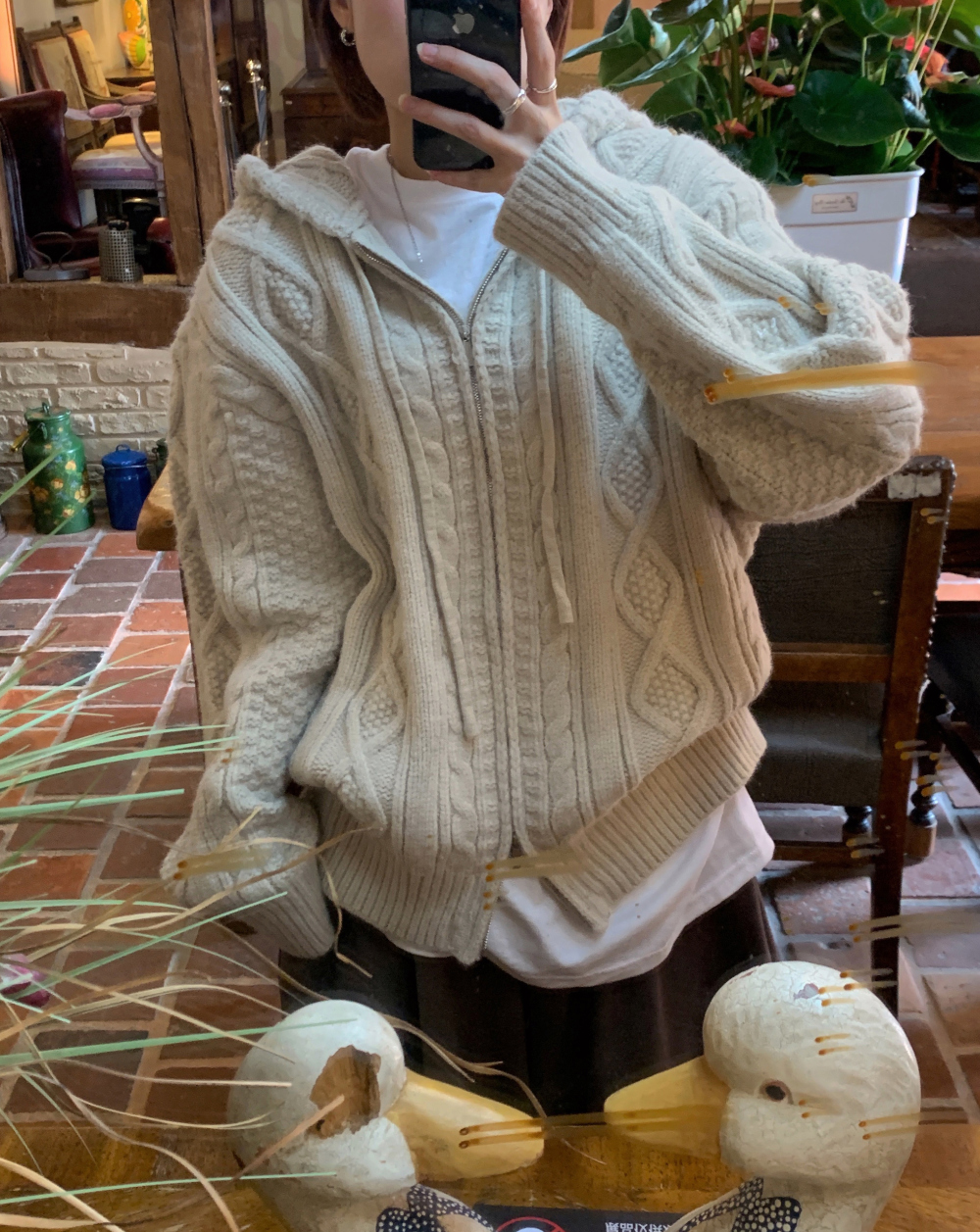 긴팔 티셔츠 모델 착용 이미지-S1L37