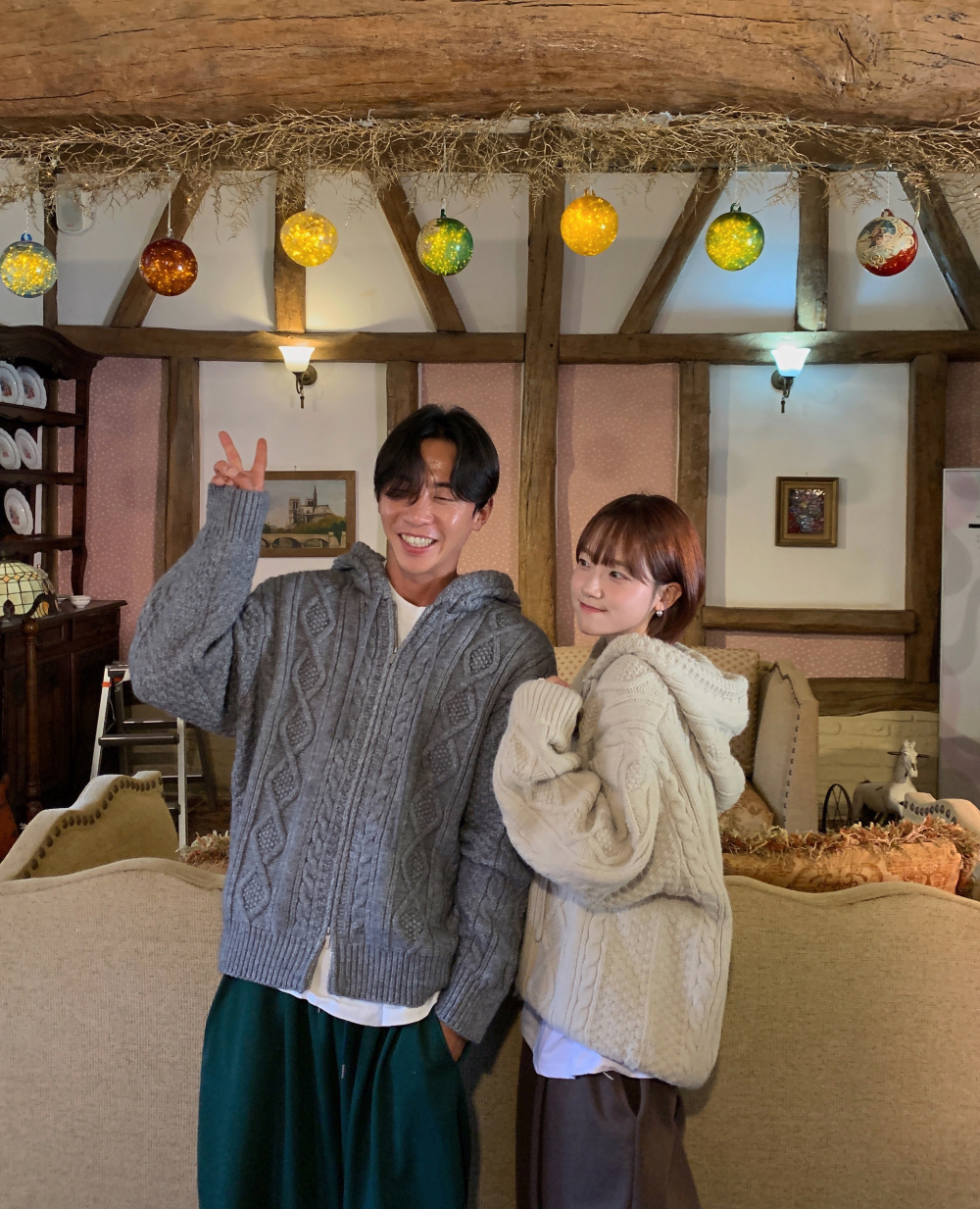 긴팔 티셔츠 모델 착용 이미지-S1L28