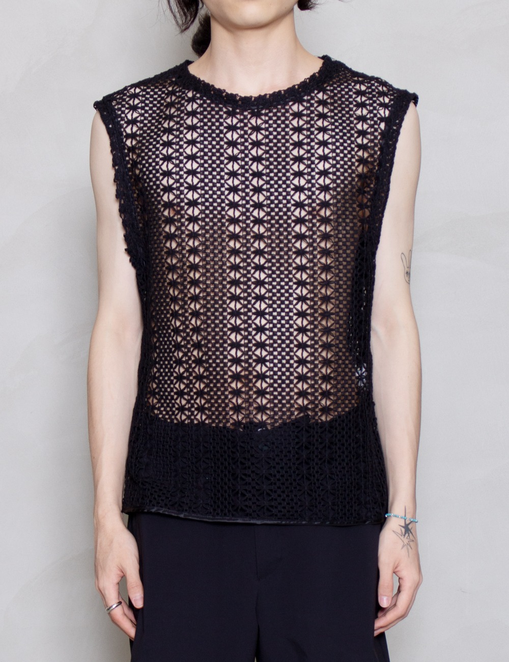 CRYSTAL SLEEVELESS_BLACK