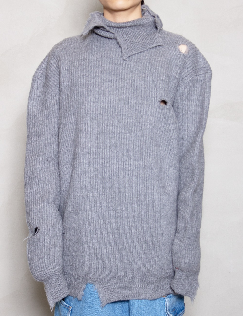 DESTROYED TURTLENECK SWEATER_GREY