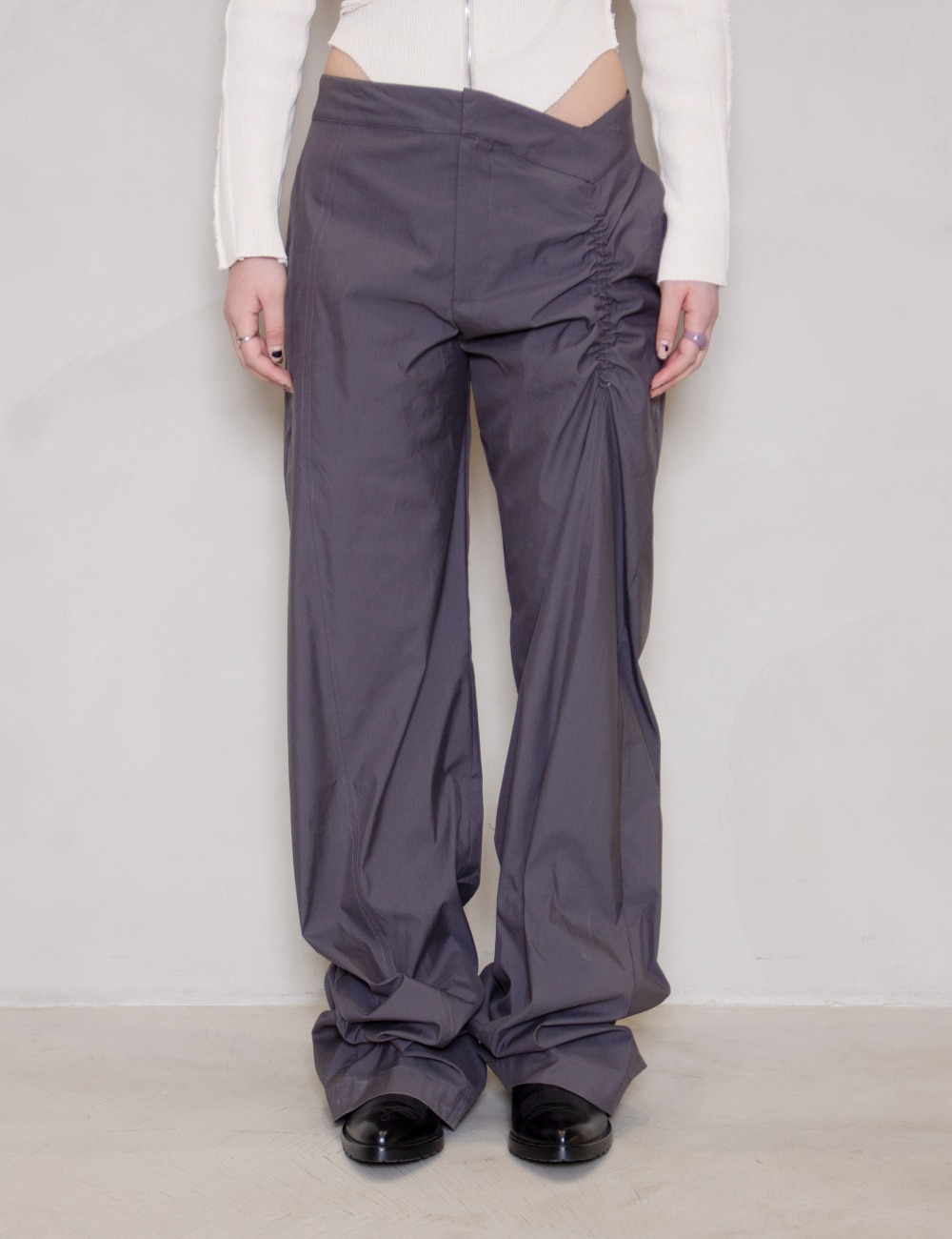 DARK GREY GATHERED TROUSERS WITH V-WAISTBAND_ILYA