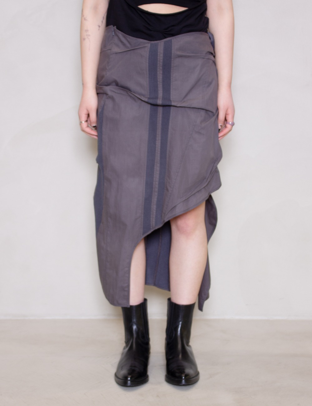 GREY LONG SKIRT WITH RIBBED STRIPES_IGA