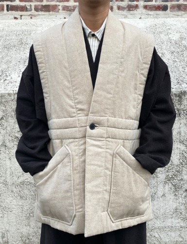 BODYWARMER_NATURAL COATED FLAX