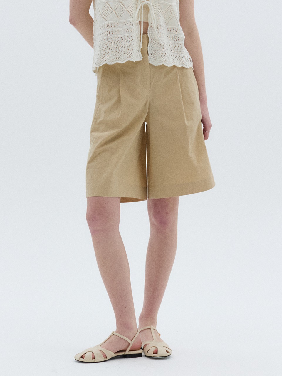 Bizzo Belt Bermuda Pants Beige