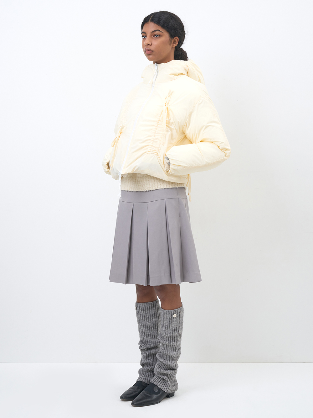 WOMEN] REVERSIBLE SHIRRING HOODED PUFFER JACKET_IVORY - 파르