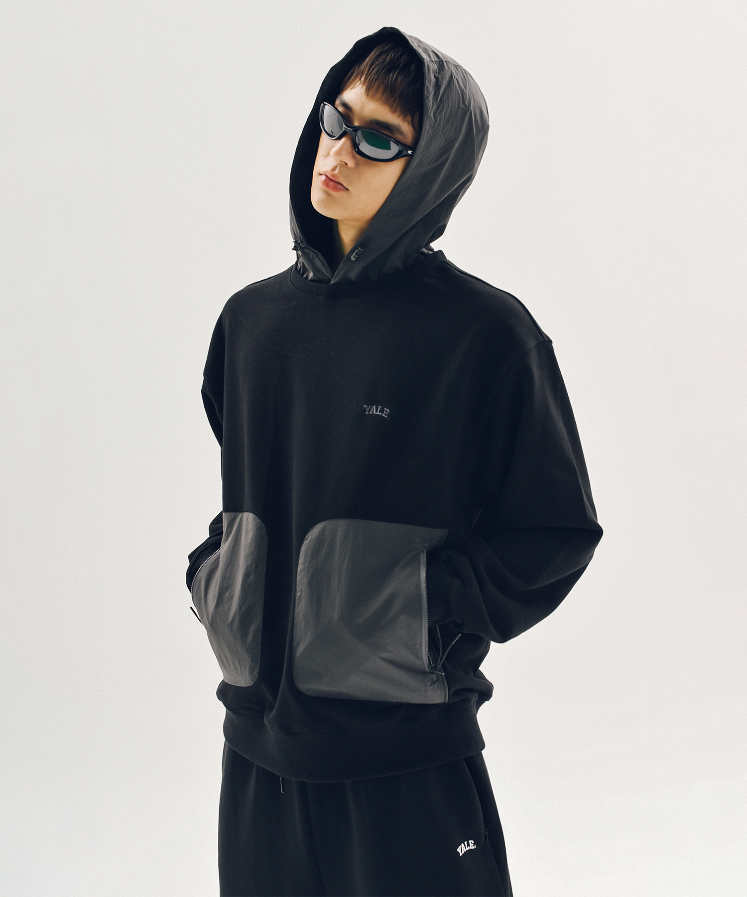 [ONEMILE WEAR] FABRIC MIXED SPORTY HOODIE BLACK
