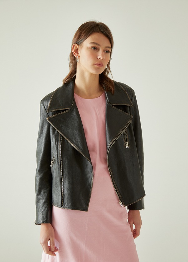 [WOMEN] 리얼 램스킨 숄더 퀼팅 라이더자켓 블랙 [WOMEN] REAL LAMBSKIN SHOULDER QUILTING RIDER JACKET BLACK