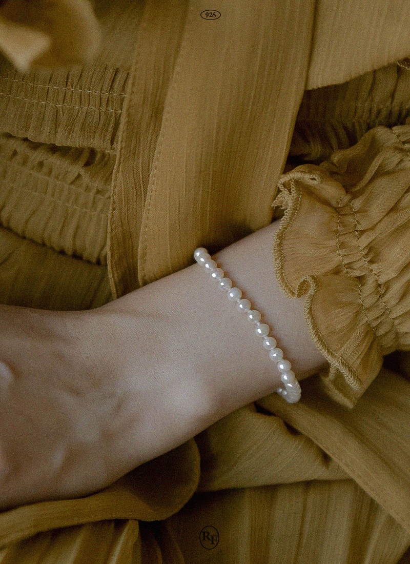 HANDTIE PEARL BRACELET