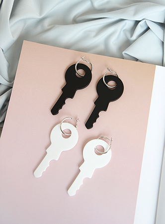 big key earring (2 colors)