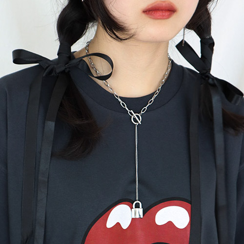 Y chain lock necklace