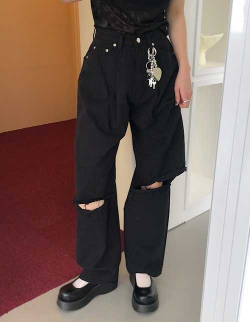 knees cut out wide pants