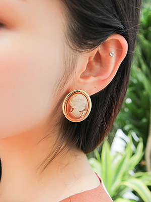 gold cameo earring