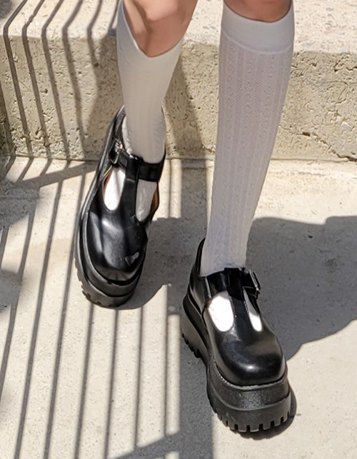 T strap platform shoes