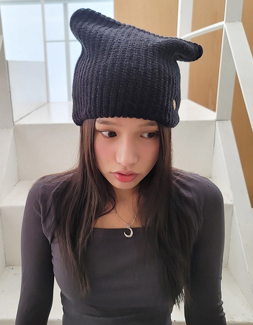 unique cat beanie (3 colors)