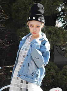 number demage denim jacket