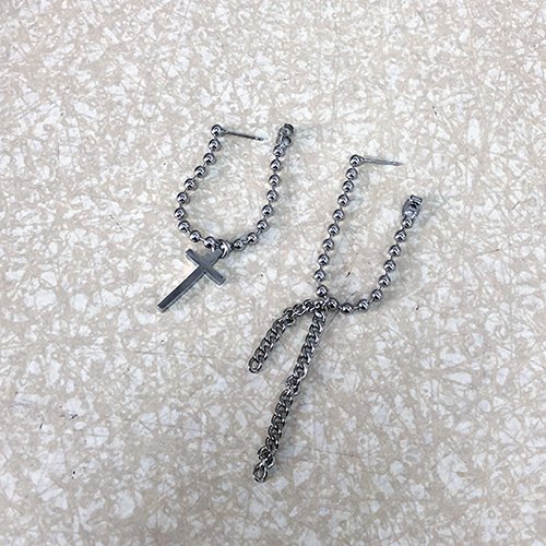 unbalanced ball chain cross earring