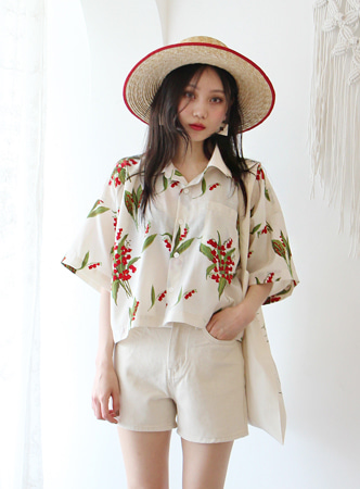 bell flower crop shirt (blue only!)