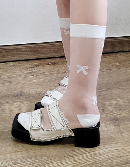 see-through ribbon socks