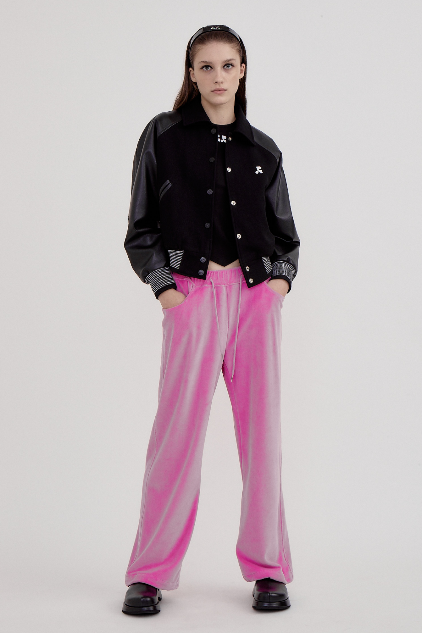 ★韓国人気★Rest & Recreation★RR VELVET JOGGER PANTS ☆韓国人気☆Rest&Recreation☆RR VELVET JOGGER PANTS (パンツ