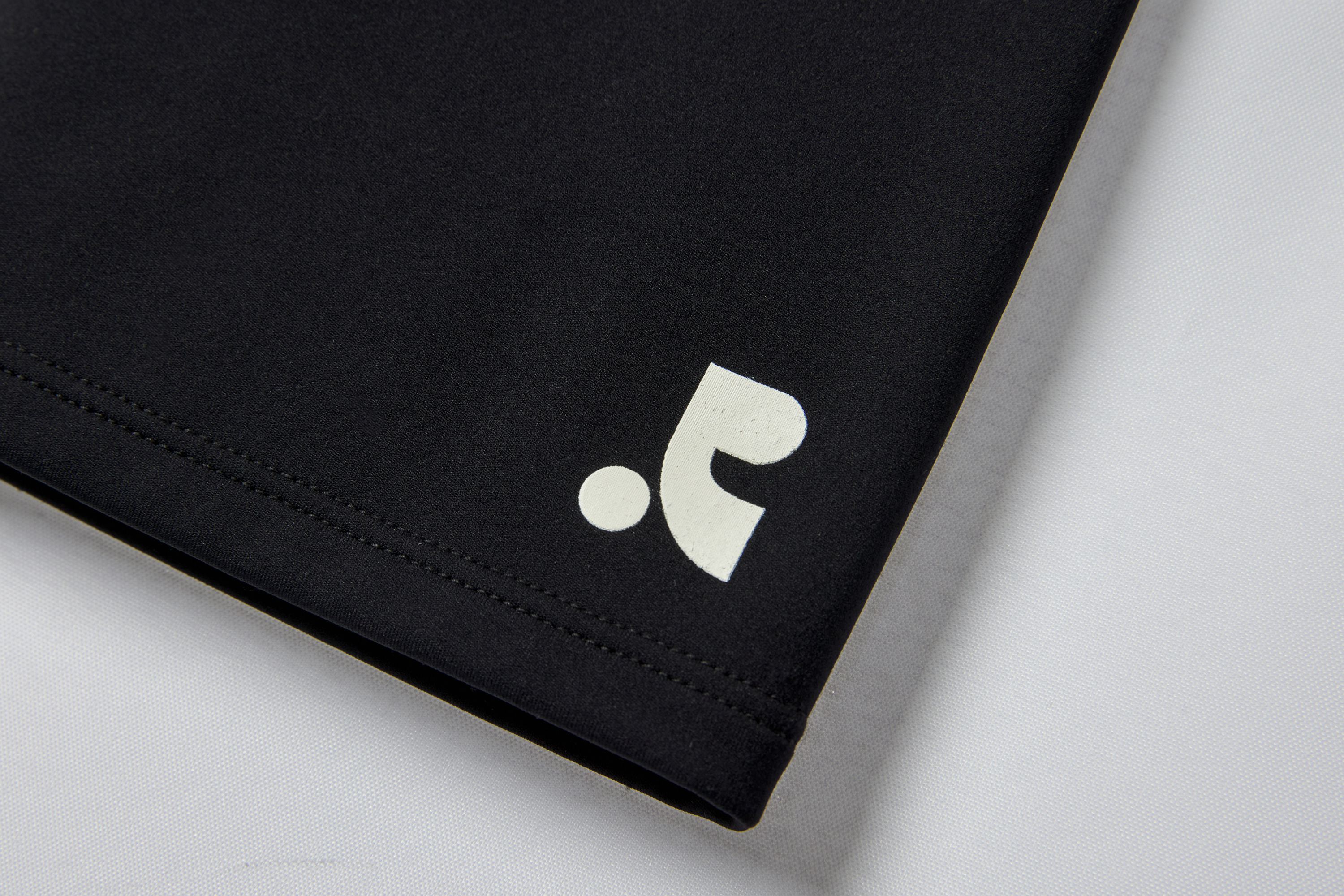 【韓国 Rest & Recreation】RR LOGO CAPRI PANTS - BLACK 78d41ce2-0280-4c4b-a361-