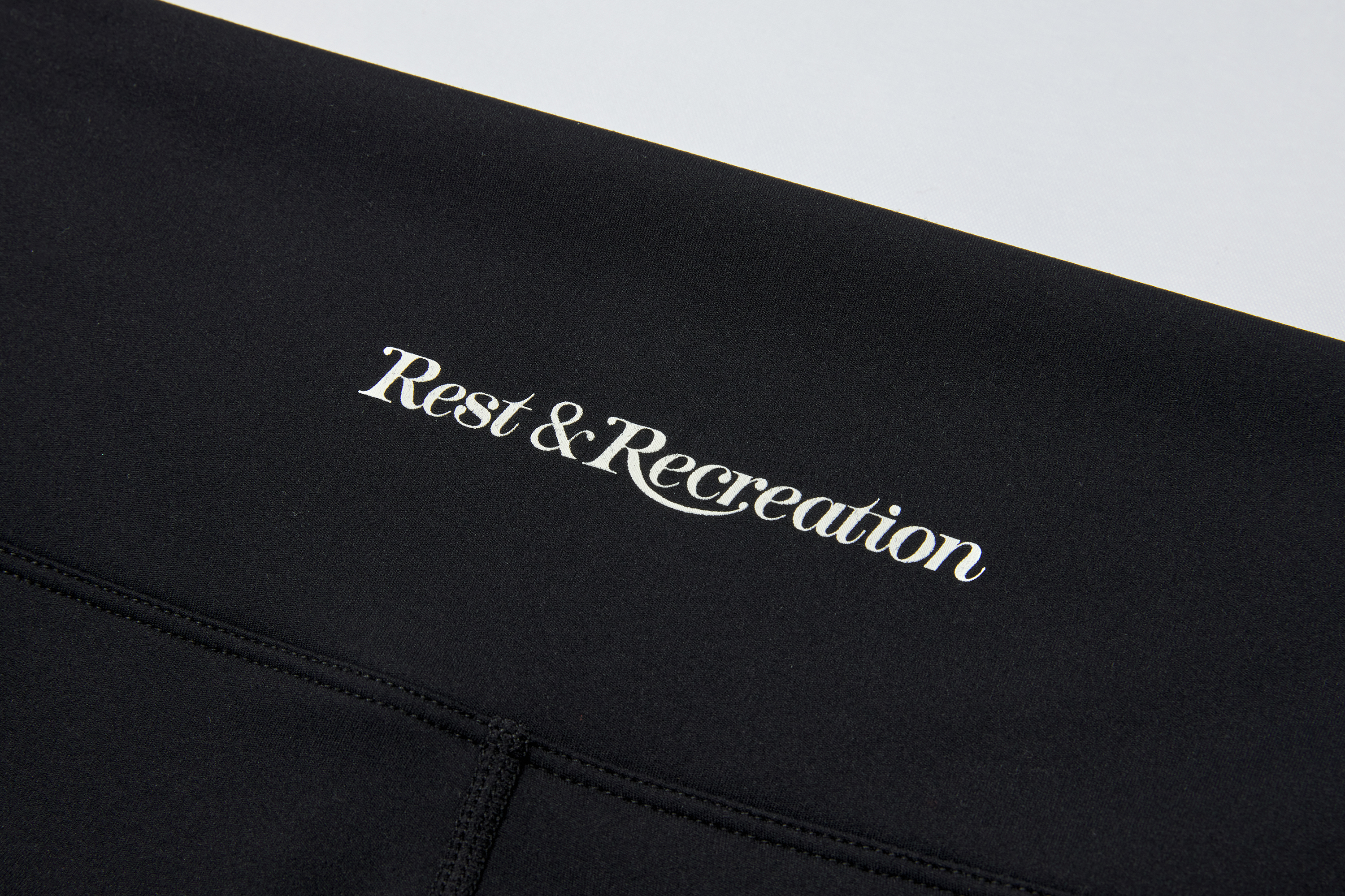 RR LOGO CAPRI PANTS - BLACK - rest and recreation