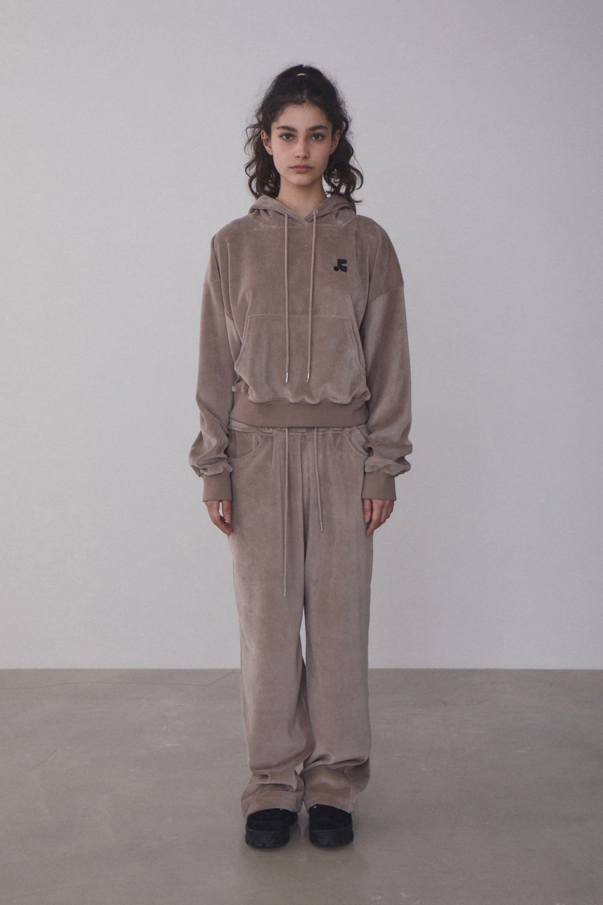 RR VELVET JOGGER PANTS - BEIGE - rest and recreation