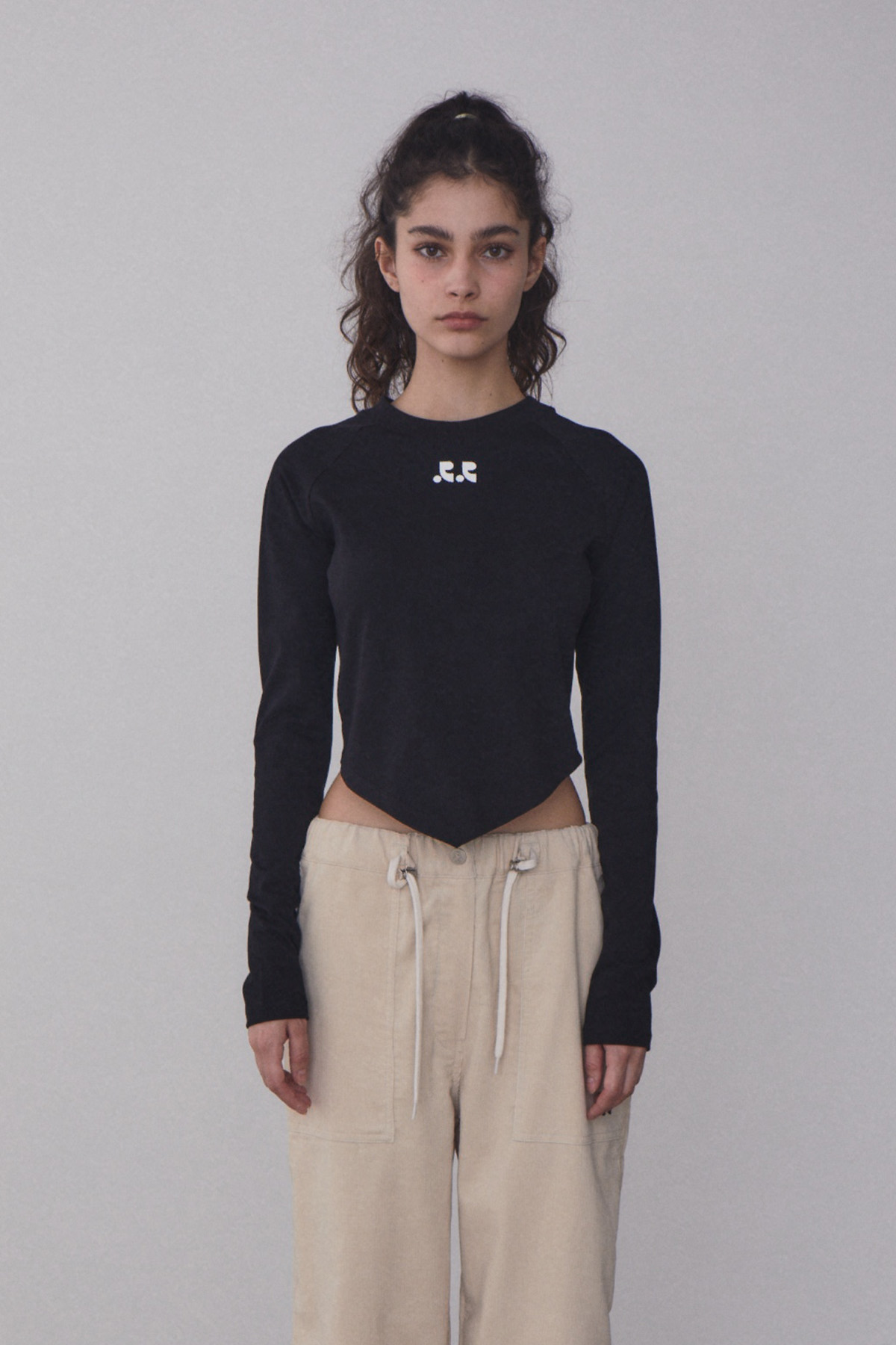 RR ARROW POINT LONG SLEEVE T-SHIRT - BLACK - rest and recreation