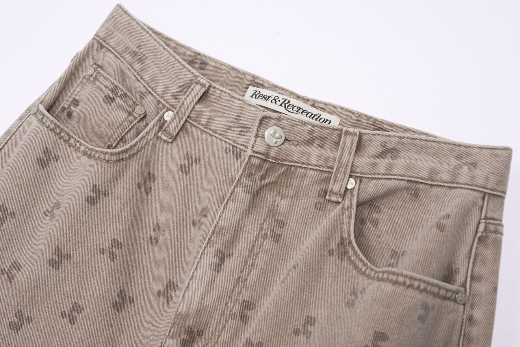 RR LOGO PRINTED JEANS - LIGHT BROWN - rest and recreation