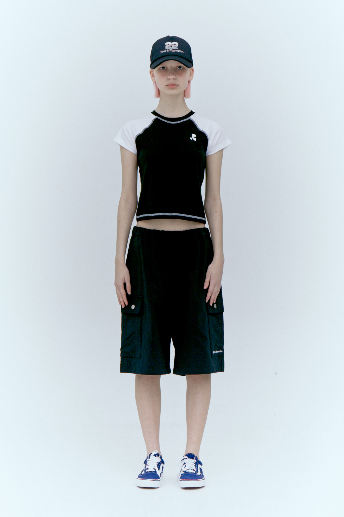 【REST&RECREATION】 RAGLAN CROP TOP RAGLAN CROP TOP - BLACK - rest and recreation