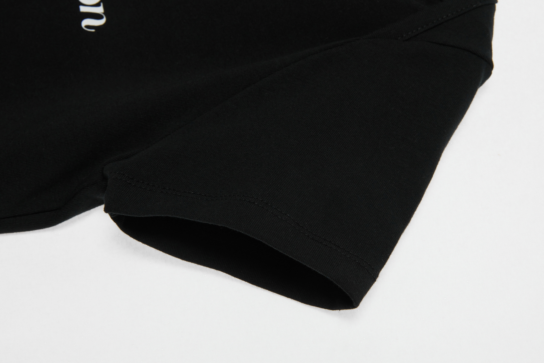 韓国人気【Rest & Recreation】 LOGO LIP NECK T-SHIRT 全２色 hommage_ko-rest-t0002-m