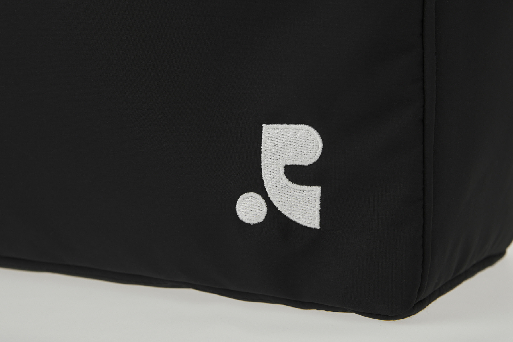 ◇Rest & Recreation◇ PADDING SHOULDER BAG BLACK B011114-BLACK_03_1800x1800.jpg