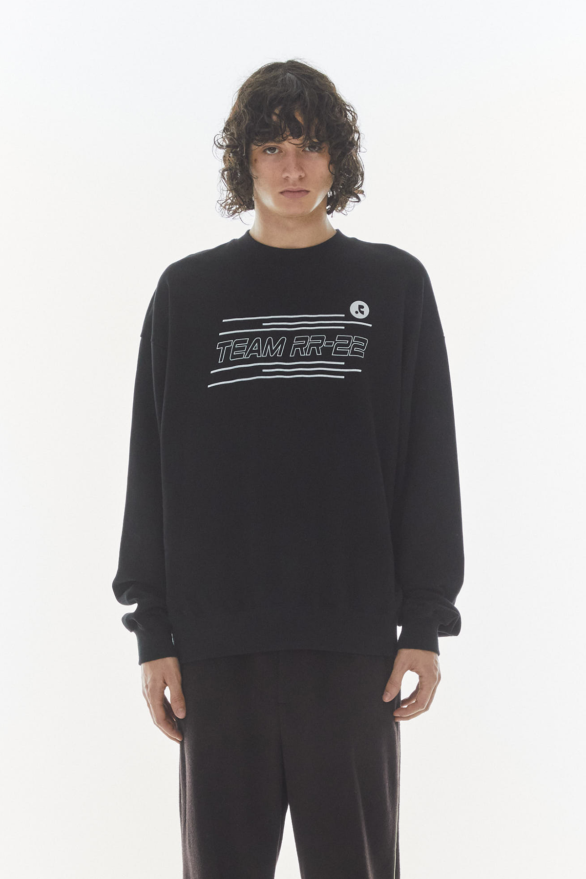 ★送料・関税込★Rest&Recreation★RR TEAM PIGMENT SWEATSHIRT Rest & Recreation】 RR TEAM PIGMENT SWEATSHIRT/ 追跡付