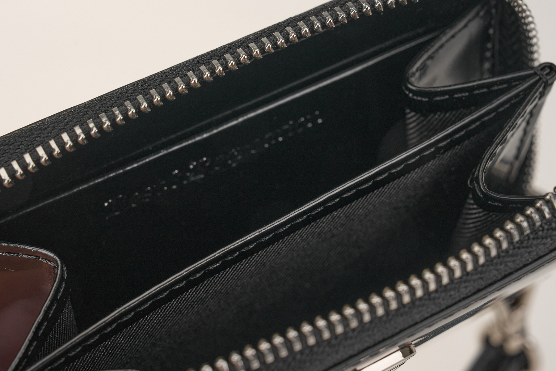 ★国内発送【Rest & Recreation】ZIPPY WALLET 牛革 ジップ 財布 関税/送料込☆Rest&Recreation☆ZIPPY WALLET (Rest