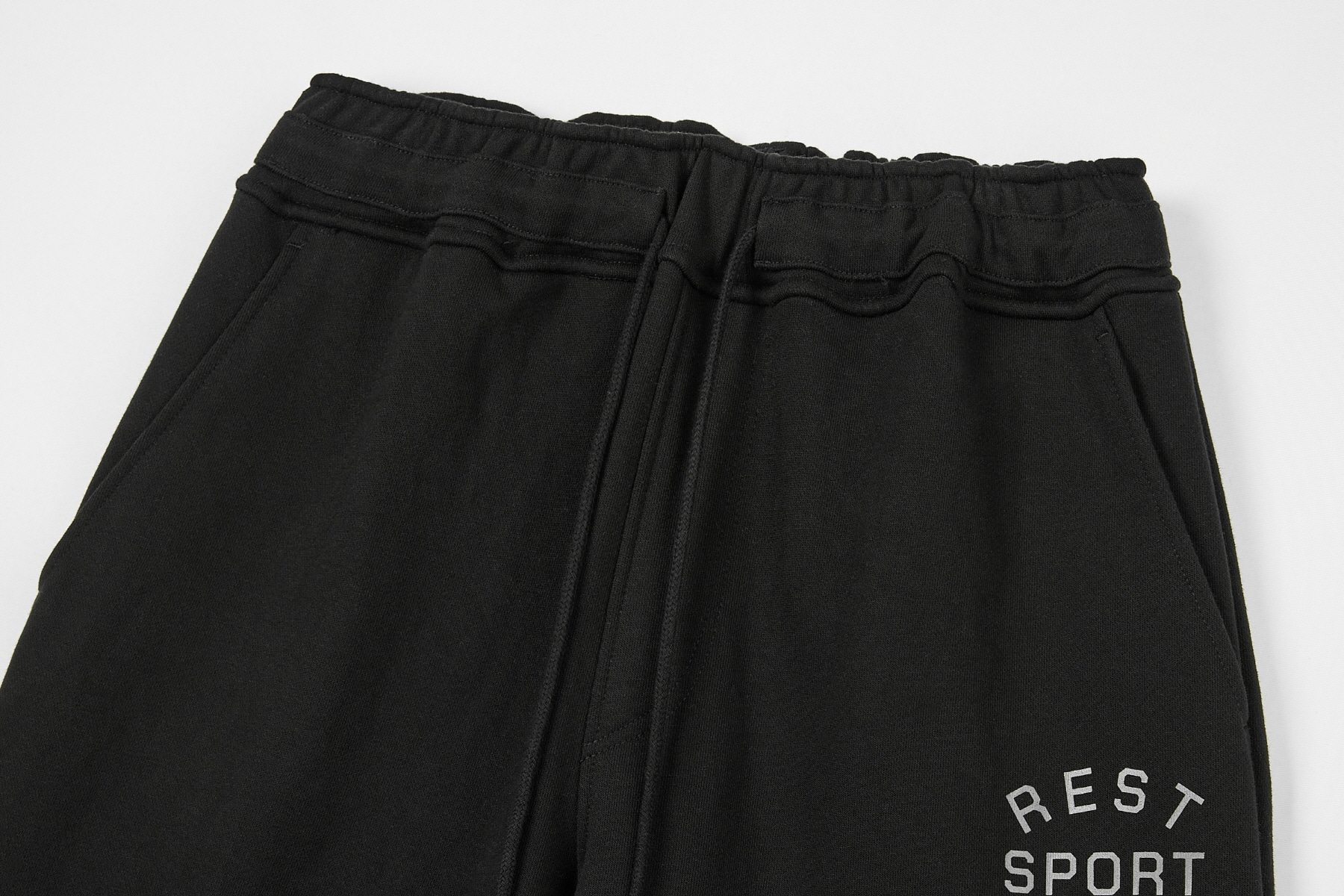 STRING SWEAT PANTS - BLACK - rest and recreation