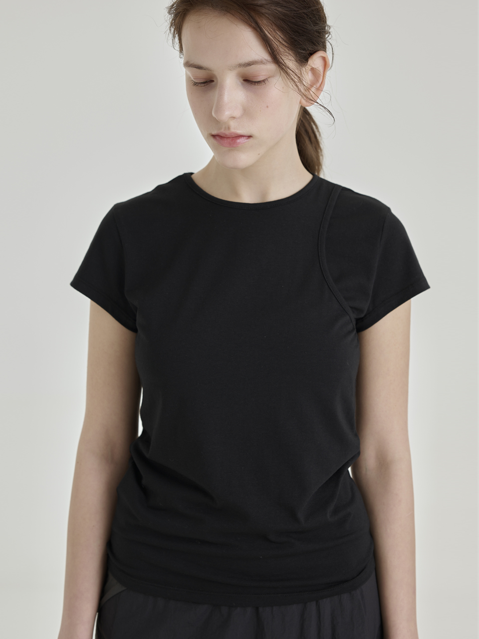 ONE SHOULDER LAYERED T-SHIRT [BLACK]