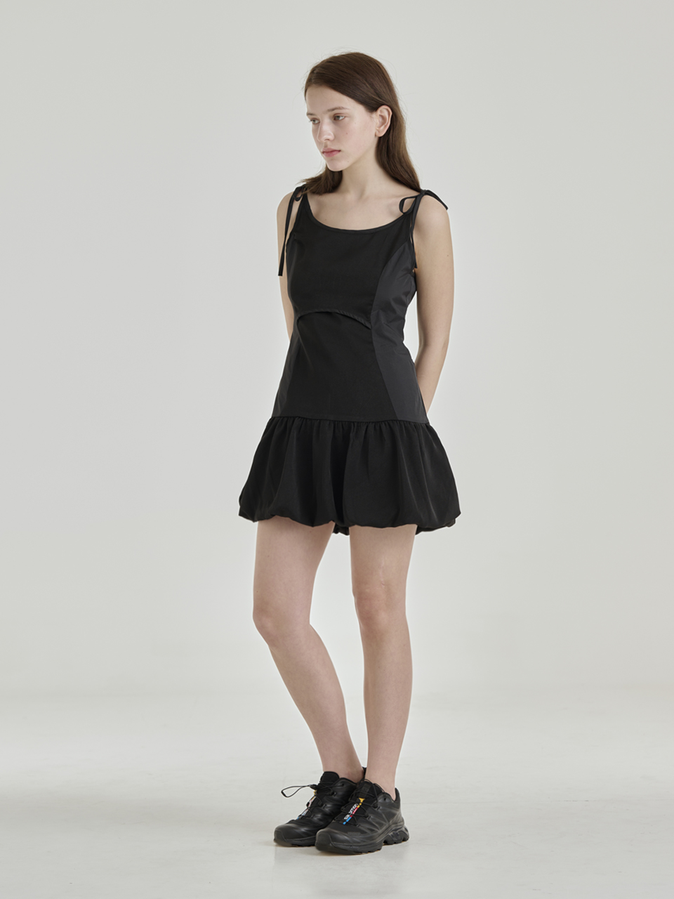 EYELET VOLUME MINI DRESS [BLACK]