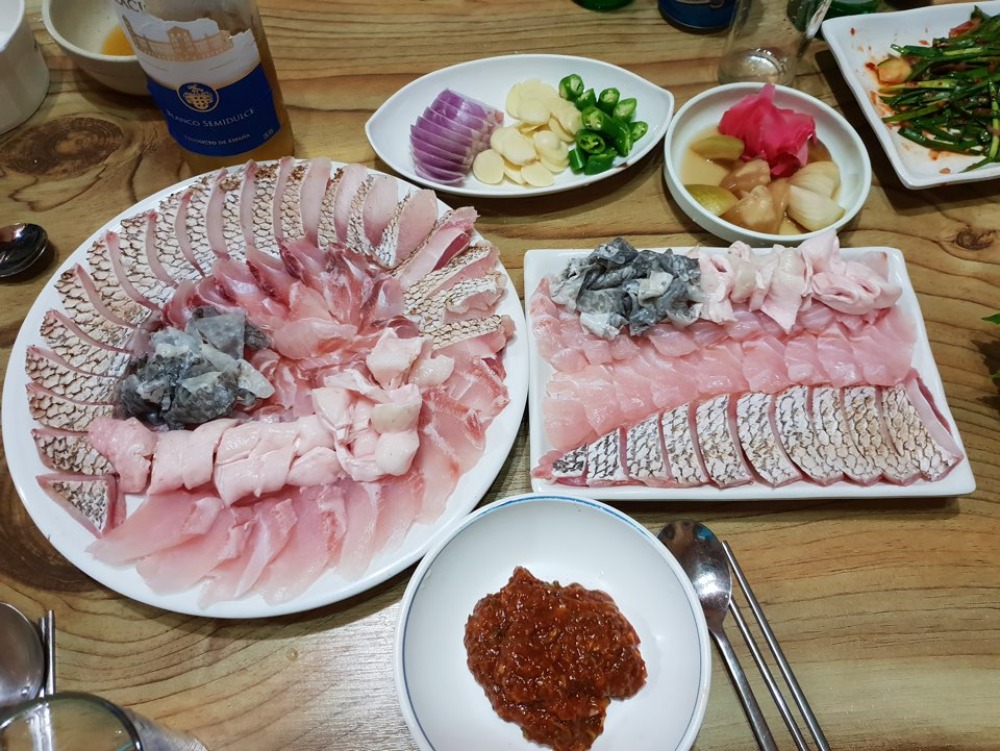 [목포,신안,특산]제철 보양생선의 귀족 민어 500g(회l+부레)+초장